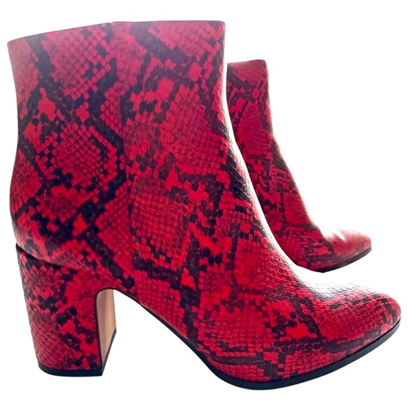 BCBGENERATION Red Boots Ankle Black Snake Print Block Heel Ankle Side Zipper 7.5 - Picture 1 of 9